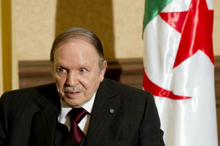 بوتفليقة: “سأبقى في الحكم حتّى بعد انتهاء ولايتي”