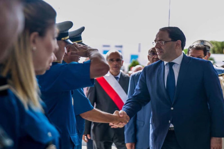 طبرقة: رئيس الحكومة يطلّلع على اشغال توسعة المعبر ملّولة الحدودي