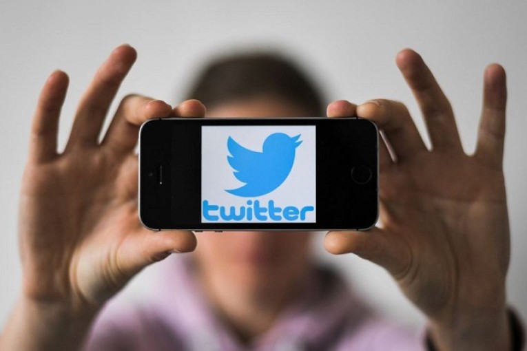 “تويتر” تشدد الرقابة على التغريدات المسيئة للأديان
