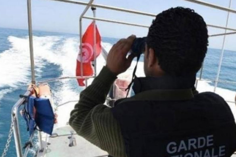 إيقاف 10 أشخاص من أصول إفريقية بصدد اجتياز الحدود التونسية الليبية في الإتجاهين