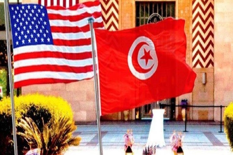 السفارة الأمريكية بتونس تُحذر من “التحيل” بخصوص ” الغرين كارت”
