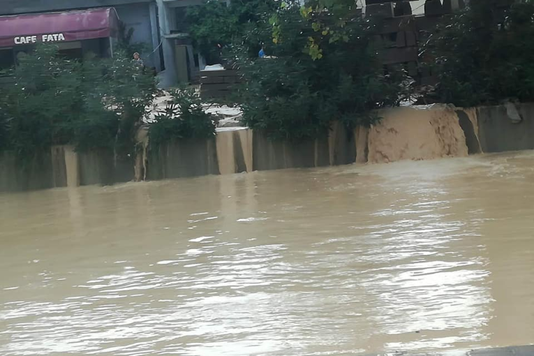 وزارة الفلاحة : الرجاء عدم الاقتراب من السدود والبحيرات الجبلية ومجاري الأودية