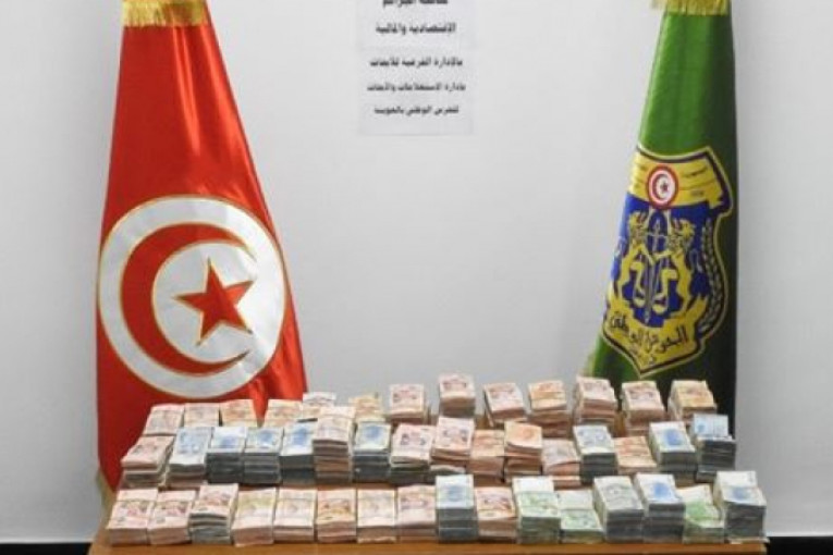 تفكيك عصابة دولية مختصة في تهريب العملة الصعبة