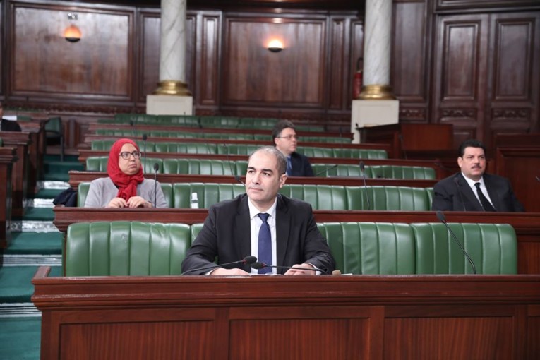 وزير المالية يؤكد: “الوضعية صعيبة برشة برشة والثنية مسكرة “