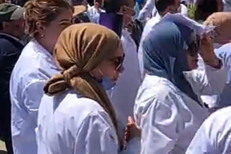 سوسة : أعوان مستشفى حشاد وسهلول في مسيرة احتجاجية