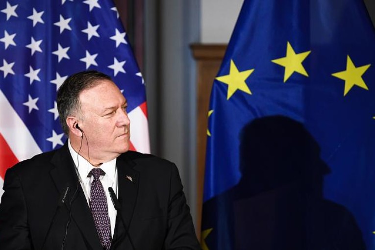 بومبيو محذرا الأوروبيين: الاعتماد على الصين يهدد الديمقراطيات الغربية