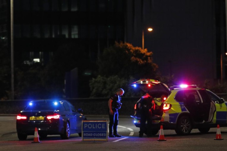 Royaume-Uni : trois morts lors d’une attaque au couteau à Reading, la piste terroriste retenue