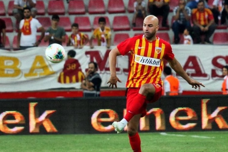 أيمن عبد النور: قريبا أخوض تجربة احترافية جديدة محترمة جدّا