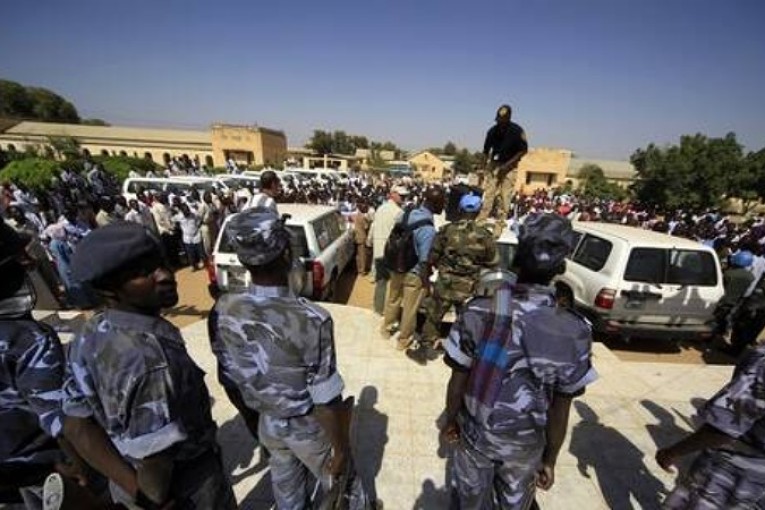 السودان يعلن حالة الطوارئ في دارفور بعد نشوب أعمال عنف