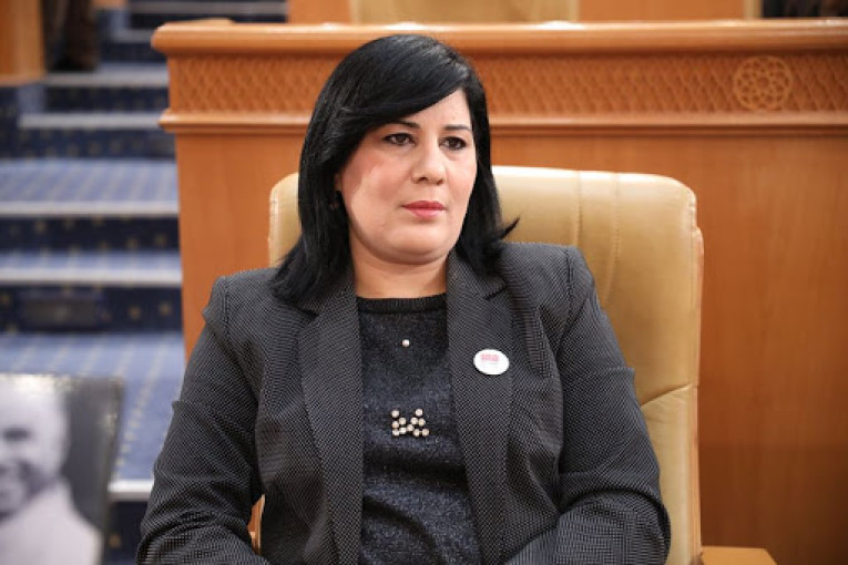 عبير موسي تحمّل الحكومات المتعاقبة مسؤولية الأزمة الاقتصادية