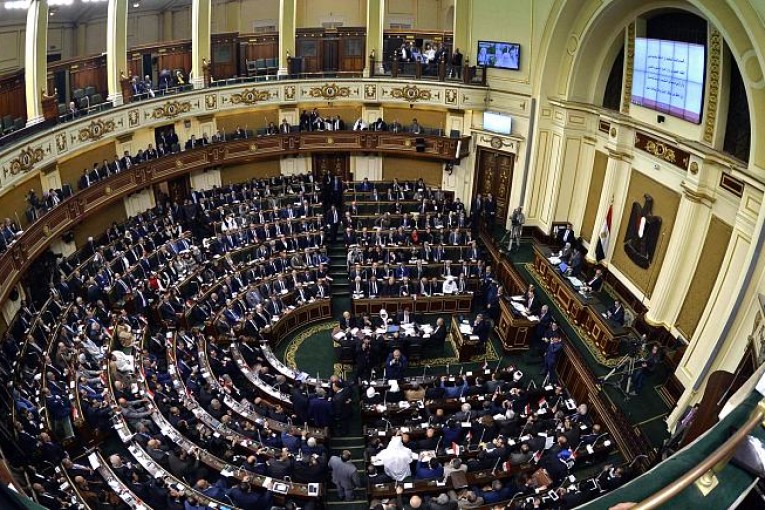 البرلمان المصري يوافق على نشر الجيش في مهام قتالية خارج حدود الدولة