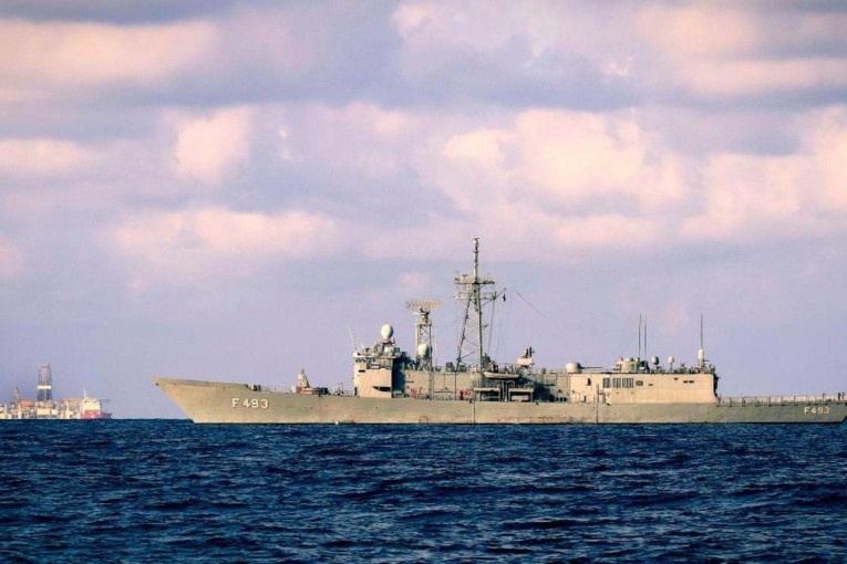 بعد تحذير شديد اللهجة.. تركيا تسحب سفنا عسكرية من قبالة قبرص