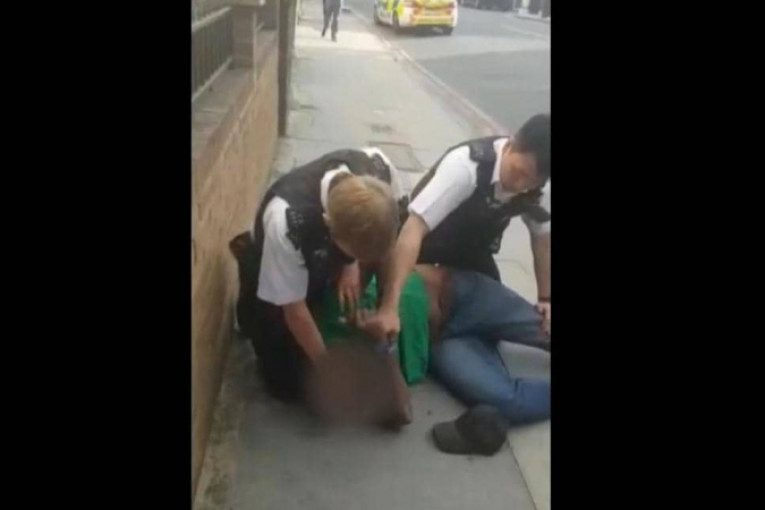 ‘حادث فلويد’ يتكرّر في لندن !