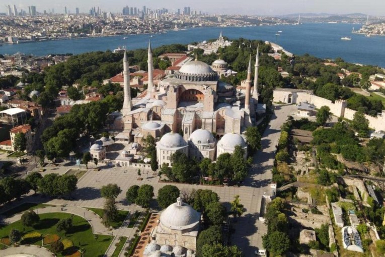 يونسكو تحذر تركيا: يجب إبلاغنا بأي تغيير بوضع آيا صوفيا