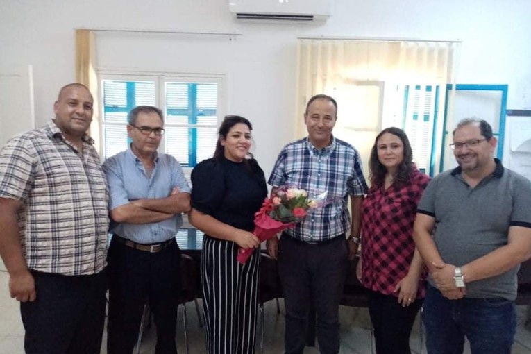 سوسة: بعد اعفائه.. عدد من الصحفيين يكرمون المدير الجهوي للصحة