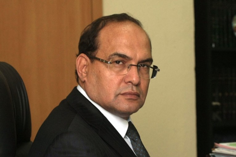 منظمات وطنية ودولية تندد بإقالة شوقي الطبيب وتدعو لإلغائها