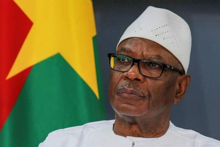 رئيس مالي يستقيل بعد تمرد عسكري