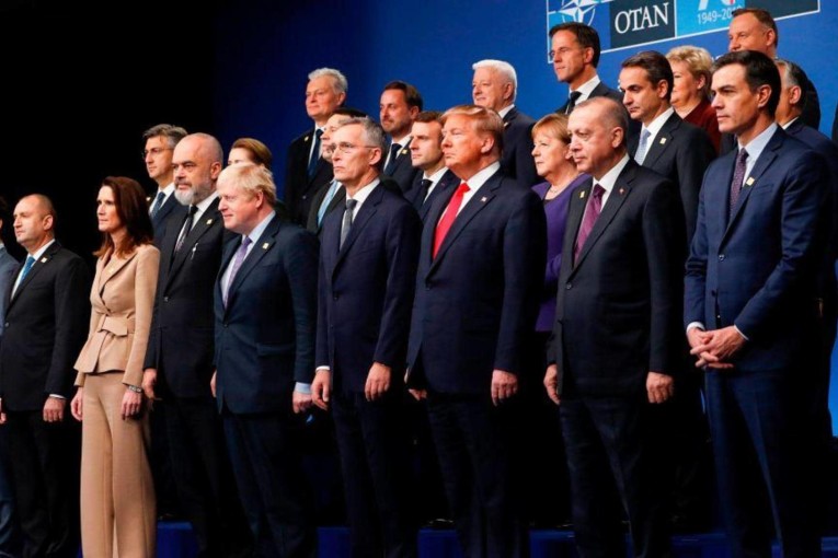 داخل غرفة الناتو: دبلوماسيون يحذرون من تهديدات تركيا