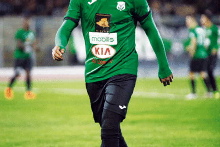 النادي الأفريقي يضم الجزائري حسين بن عيادة