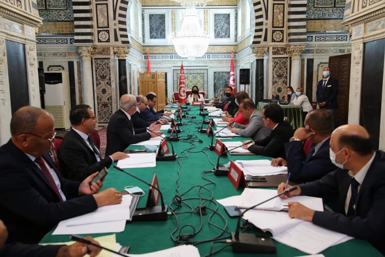 إعداد مشروع قرار للعمل بالاجراءات الاستثنائية في حال تدهور الوضع الصحي