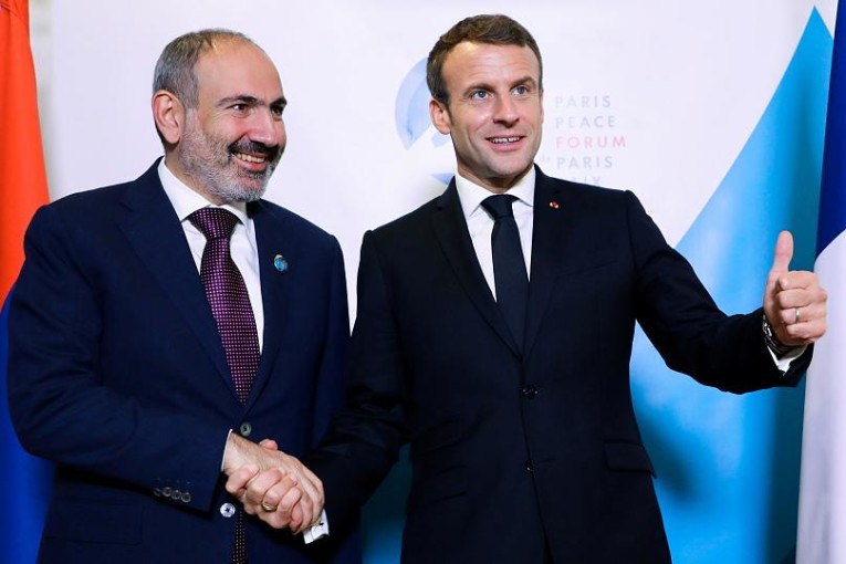 أرمينيا “تملك أدلة” على انخراط تركيا في نزاع قره باغ وماكرون يريد تفسيرات من أنقرة