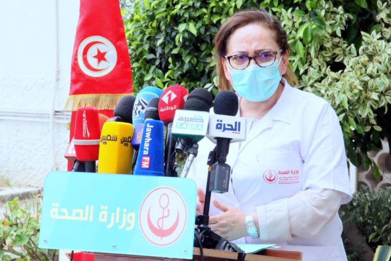 نصاف بن علية : الرجاء من المصابين بفيروس كورونا إلى الاسراع بالاتصال بالأطباء من أجل التعهد برعايتهم قبل تعكر حالتهم الصحية