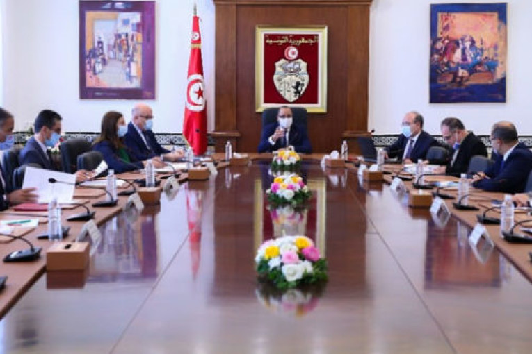 رئيس الحكومة يُعلن عن عدد من الاجراءات لفائدة القطاع الثقافي