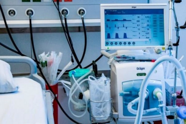 وزارة الصحة تتكفل بأجهزة التنفس التي اقتناها طبيب بقبلي