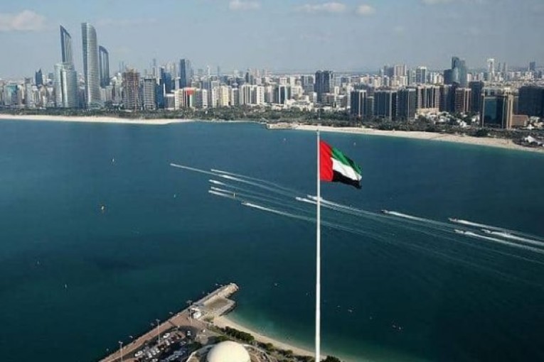 الإمارات تمنح الإقامة “الذهبية” لمدة 10 سنوات لبعض الفئات