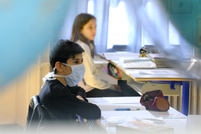 ارتفاع عدد الاصابات بكوفيد-19 بالوسط المدرسي الى 3800 حالة الى حدود يوم 7 ديسمبر الجاري