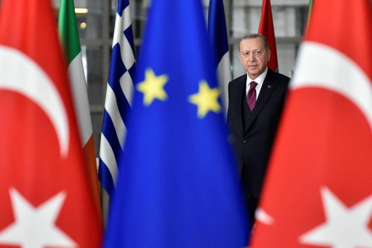 الاتحاد الأوروبي يقرر فرض عقوبات على تركيا