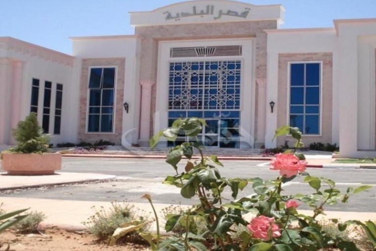 نقابة بلدية بن عروس : سيف مخلوف وأعضاء من النهضة  هربوا خوفا من توثيق اجتماعهم السري