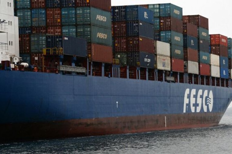 إيقاف مسؤولين متهمين في ملف النفايات الإيطالية