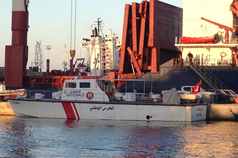 ميناء سوسة: مصالح الديوانة تحجز 14 حاوية محملة بقطع غيار مقلدة