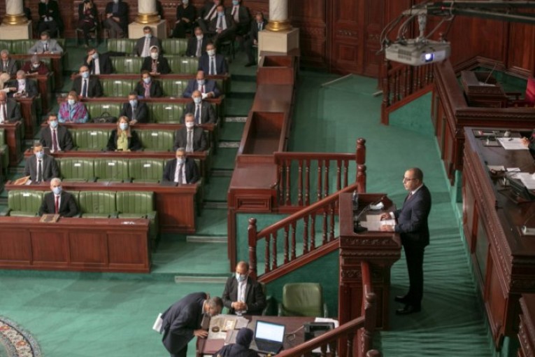 البرلمان يصادق على منح الثقة للوزراء الجدد في حكومة هشام المشيشي