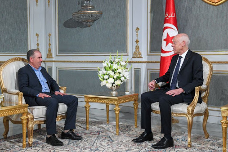 قيس سعيد يؤكد خلال لقائه بالطبوبي على موقفه الثابت المتعلق بالتحوير الوزاري والقائم على احترام الدستور