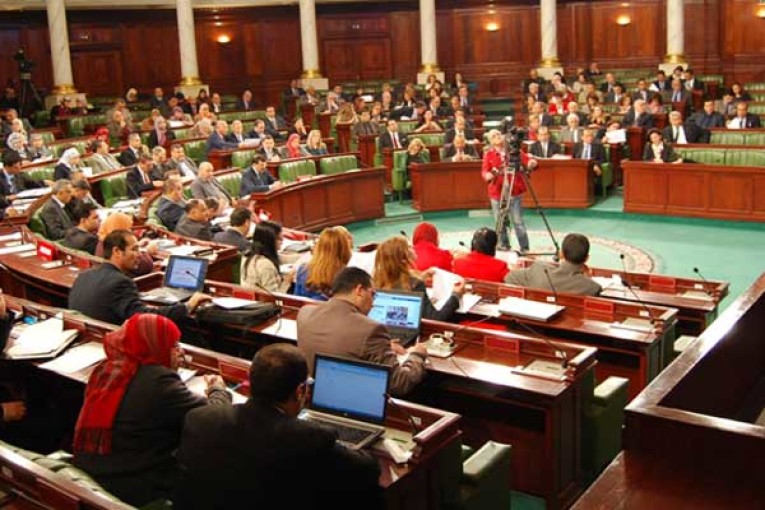 نواب من المعارضة يندّدون بما وصفوه “تجاوزات” رئيس البرلمان و”سوء تسييره” لاجتماعات مكتب المجلس