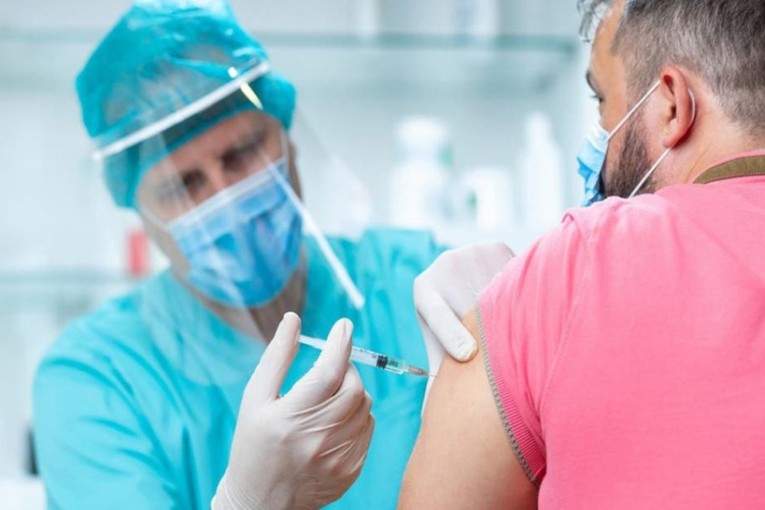 رئيس لجنة التلاقيح: الحملة الوطنية للتلقيح المضاد لفيروس كورونا ستتواصل بصفة عادية خلال شهر رمضان الكريم