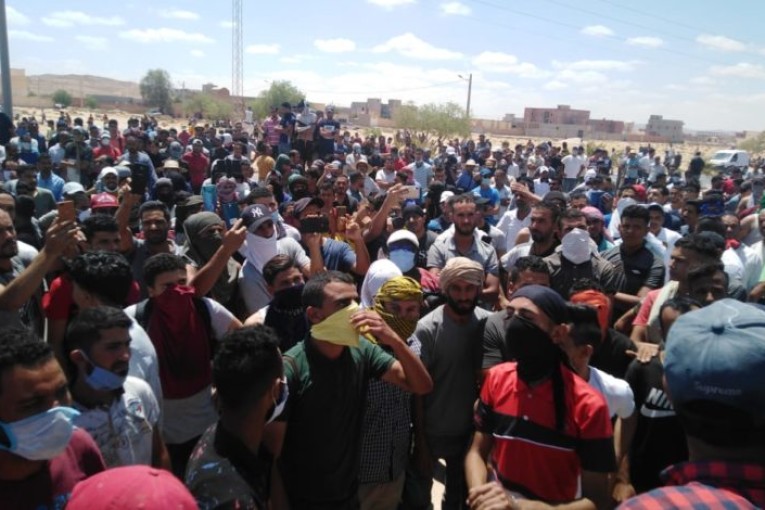 تطاوين: تجدد احتجاجات شباب الكامور للمطالبة برحيل الوالي وتسريع تنفيذ اتفاق الكامور 2