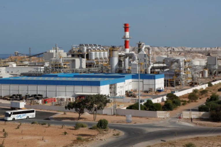 المجمع الكيمائي يؤكد سلامة عماله وجميع وحداته على خلفية الحادث الذي جد صباح السبت بالوحدة الصناعية بولاية قابس