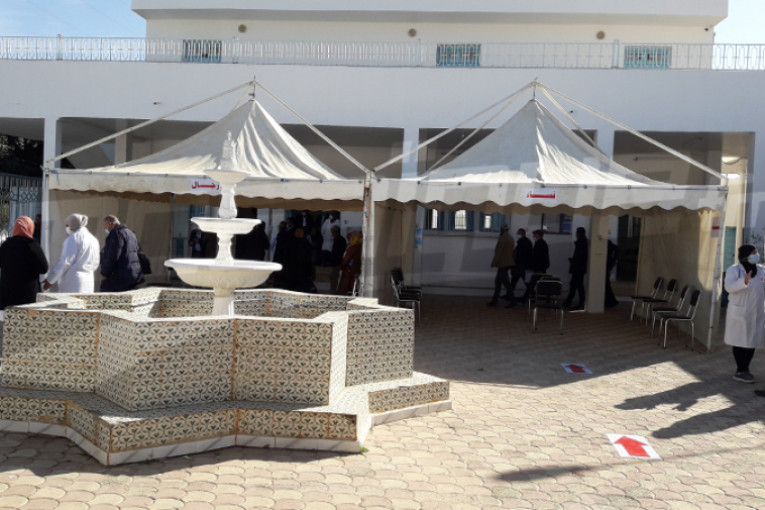 سيدي بوزيد: انطلاق عملية التلقيح ضد فيروس “كورونا”