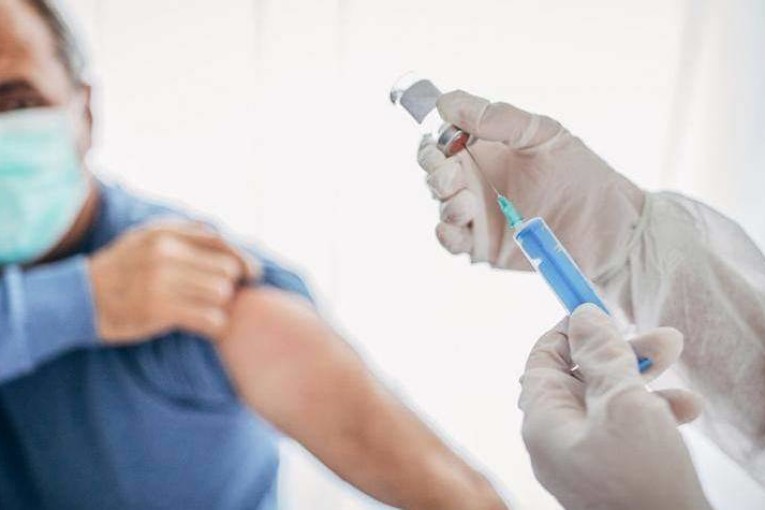 سيدي بوزيد: 350 شخصا تلقوا التطعيم ضد فيروس “كورونا” من بينهم 220 من كبار السن