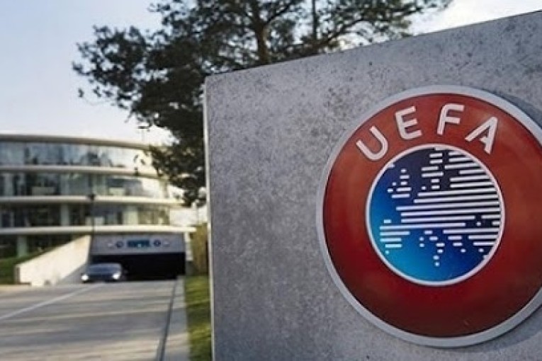 الاتحاد الأوروبي لكرة القدم سيعاقب الأندية التي تشارك في “دوري السوبر”