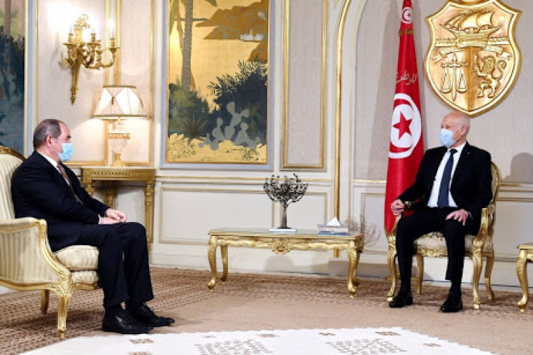 رئيس الجمهورية يلتقي وزير الخارجية الجزائري