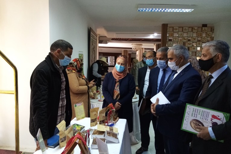 قابس: يوم اعلامي إقليمي للتعريف بالدورة الثالثة للمناظرة التونسية للمنتجات المحلية واجراءات المشاركة فيها