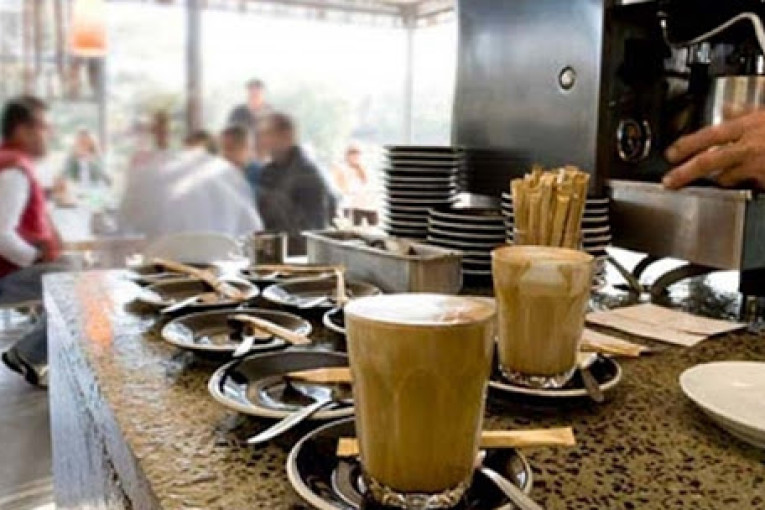 أريانة : الغرفة الجهوية لأصحاب المقاهي والمطاعم : قرار حظر التجوال بمثابة حكم بإعدام القطاع