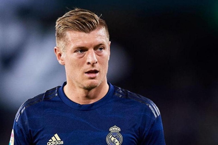 ريال مدريد يعلن إصابة الألماني توني كروس بفيروس كورونا