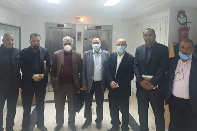 الجامعة العامة للنقل تتمسك بشن إضراب عام يوم 20 ماي الجاري في قطاع النقل برا وبحرا وجوا