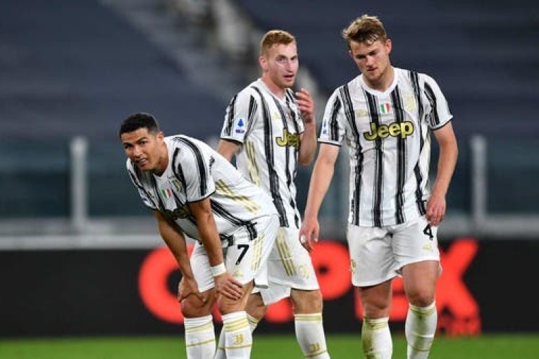 رئيس الاتحاد الإيطالي يهدد باستبعاد يوفنتوس من البطولة المحلية إذا استمر في دوري السوبر