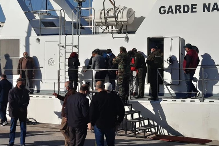 سوسة: ضبط 27 شخصا بصدد اجتياز الحدود البحرية خلسة من بينهم المتهم الرئيسي في عملية باردو الإرهابية